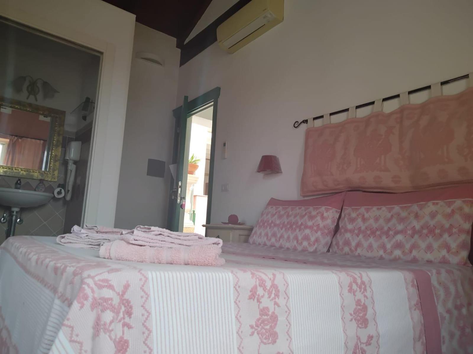 B&B Guest House Il Porto Vecchio Стинтино Екстериор снимка