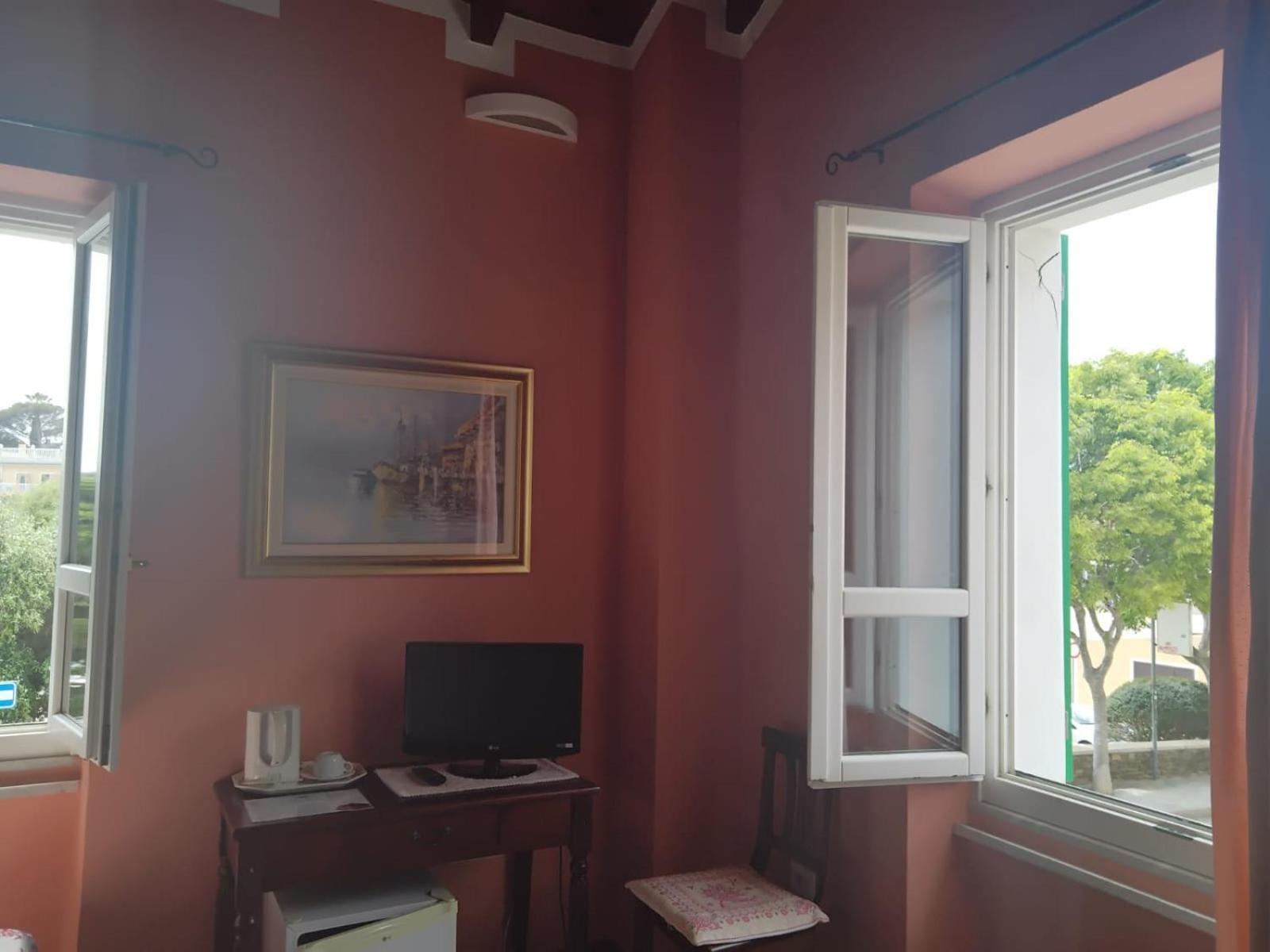 B&B Guest House Il Porto Vecchio Стинтино Екстериор снимка
