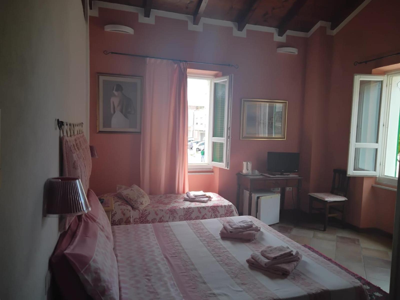 B&B Guest House Il Porto Vecchio Стинтино Екстериор снимка